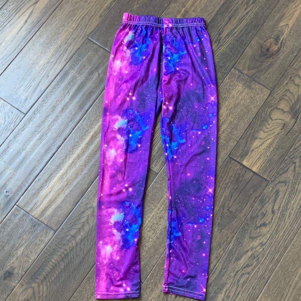 Stylish and Elegant SheeCute Galaxy Print Girl’s Leggings.Pre-owned.Size:M 8/10.